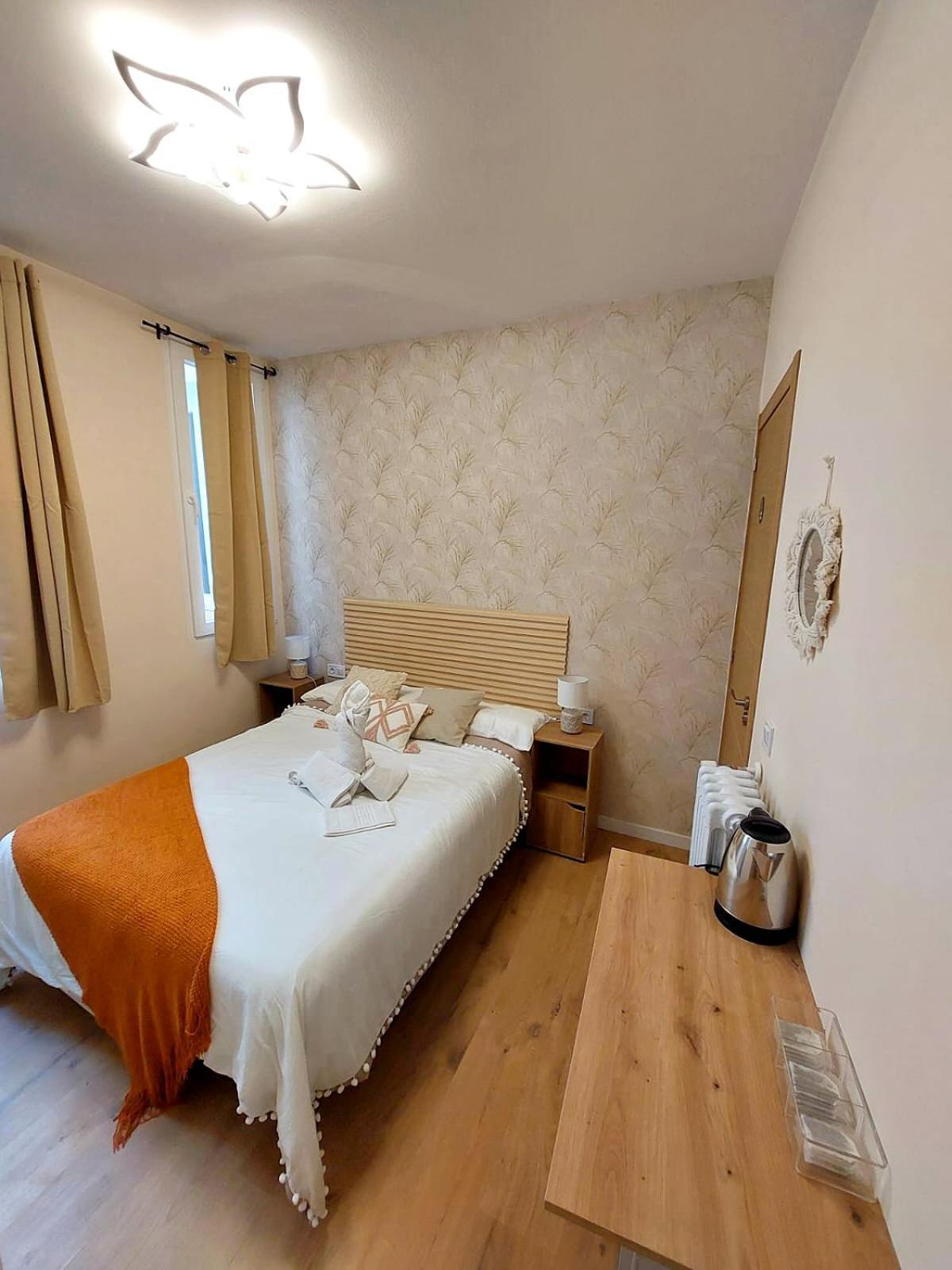 Universal Guest house *